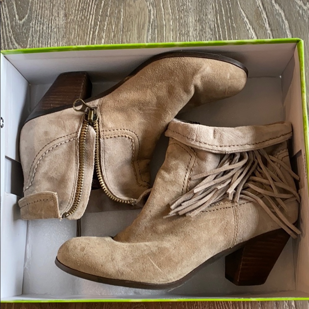 Sam Edelman fringe booties. Size 9.5